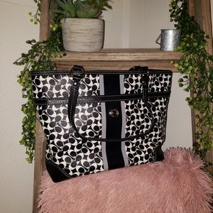Black & White Coach Tote! 👻